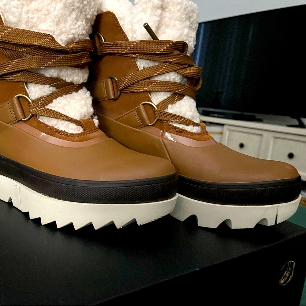 Almost Brand New SOREL Boots